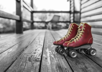 roller skates, rollerblades, roll skates